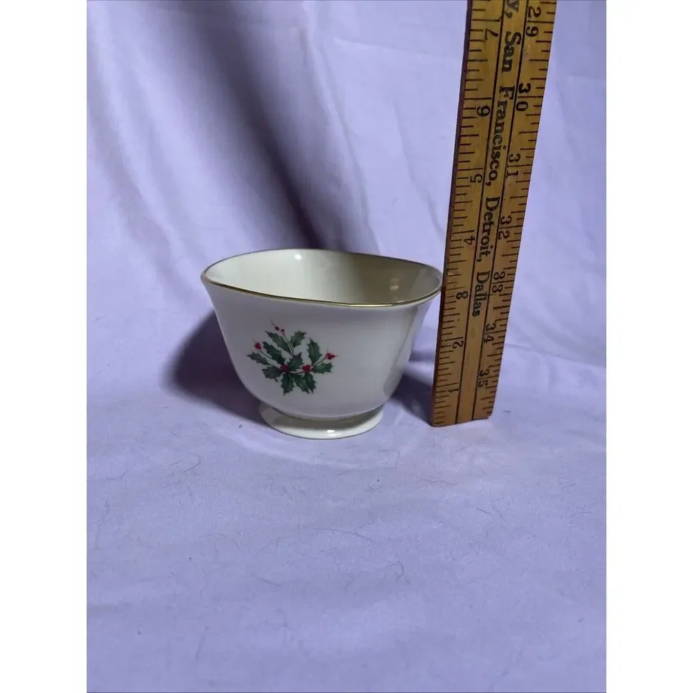 Lenox CHINA HOLIDAY CHRISTMAS TREAT BOWL , CANDY NUT DISH w/24k GOLD USA